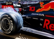 开云平台-关于迈凯伦横扫阿斯顿马丁，皮亚斯特里高光表现的信息