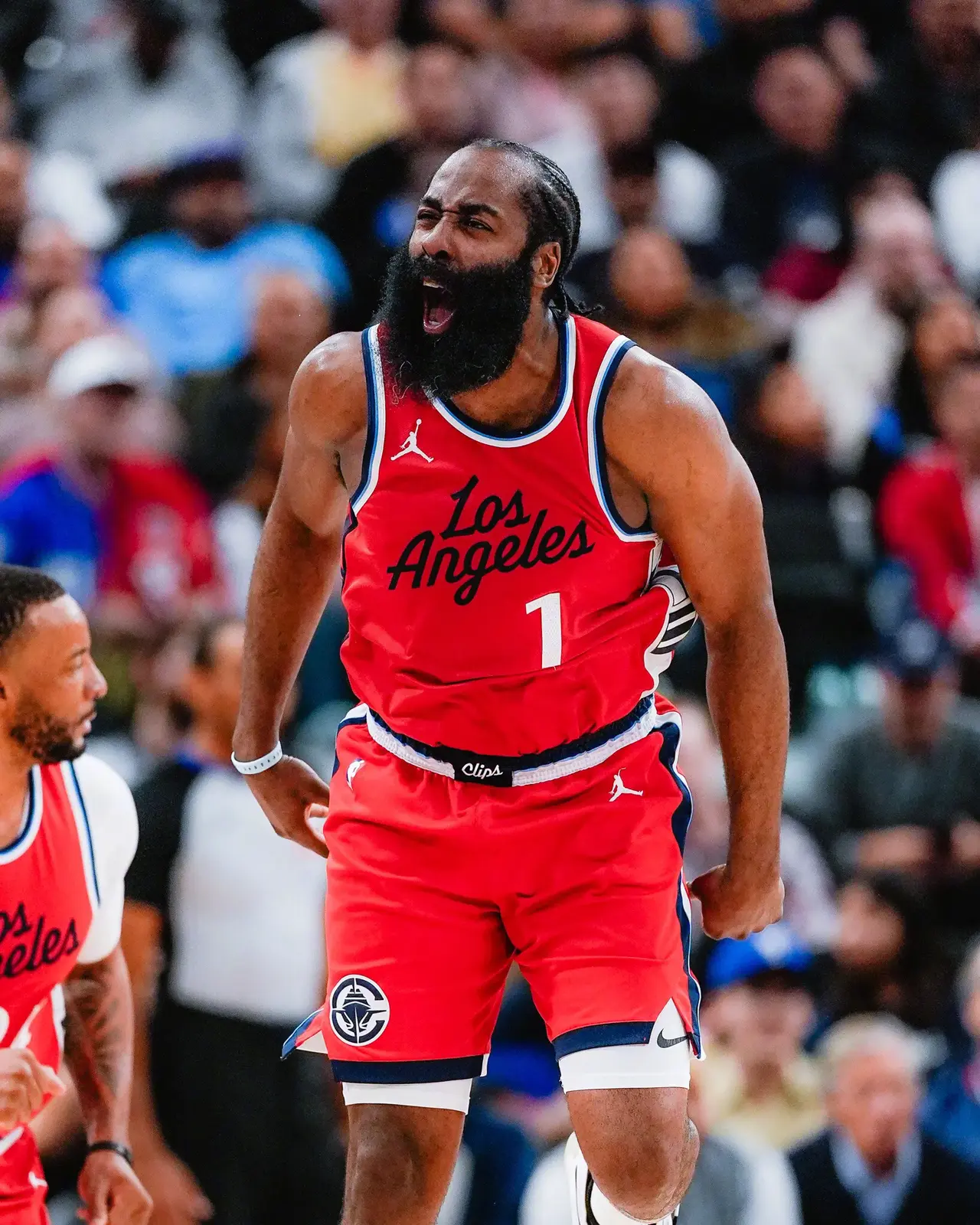 包含快船主场击败马刺，莱昂纳德分砍下胜利的词条