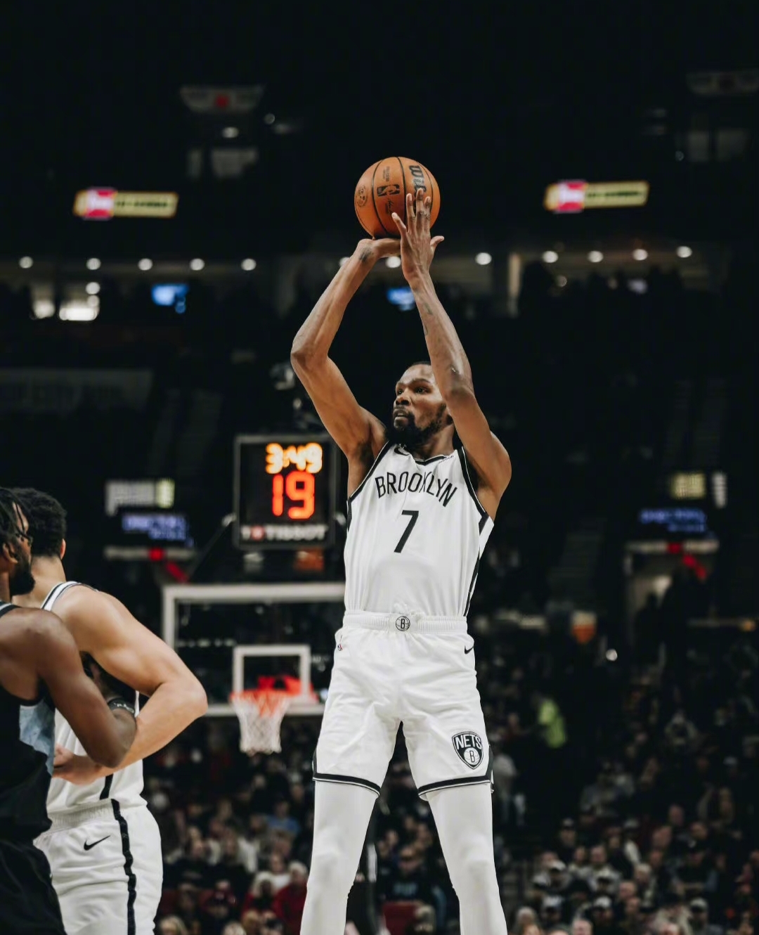 双线作战不利,开拓者客场失利 双线作战不利,开拓者客场失利