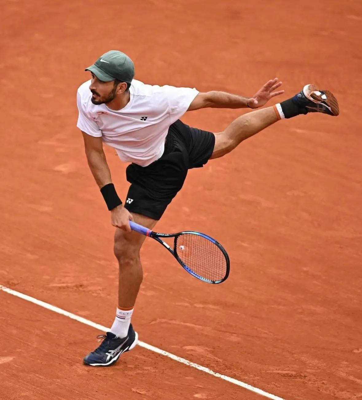 包含黎巴嫩遗憾无缘晋级欧锦赛，无法继续征战的词条