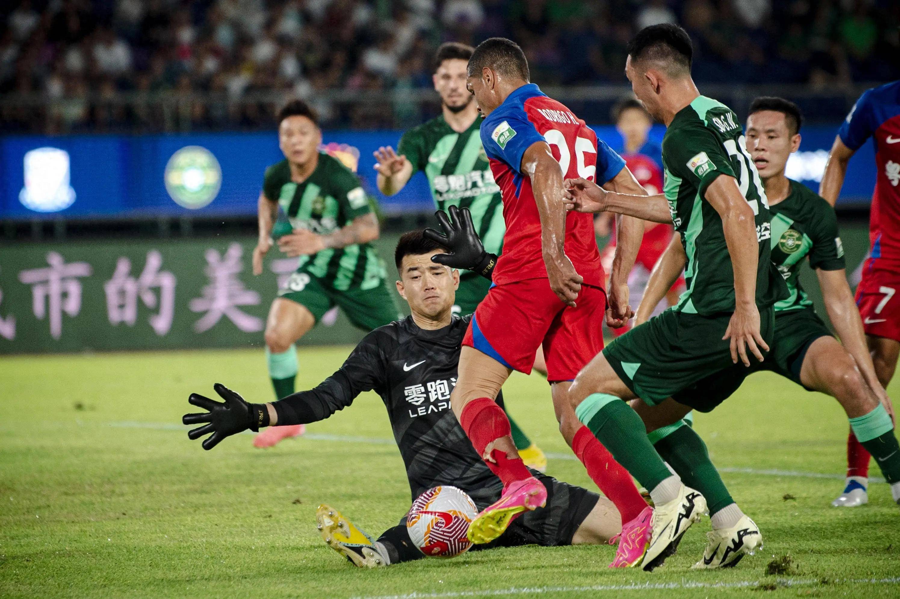 关于广州恒大击败对手，取得三连胜的信息