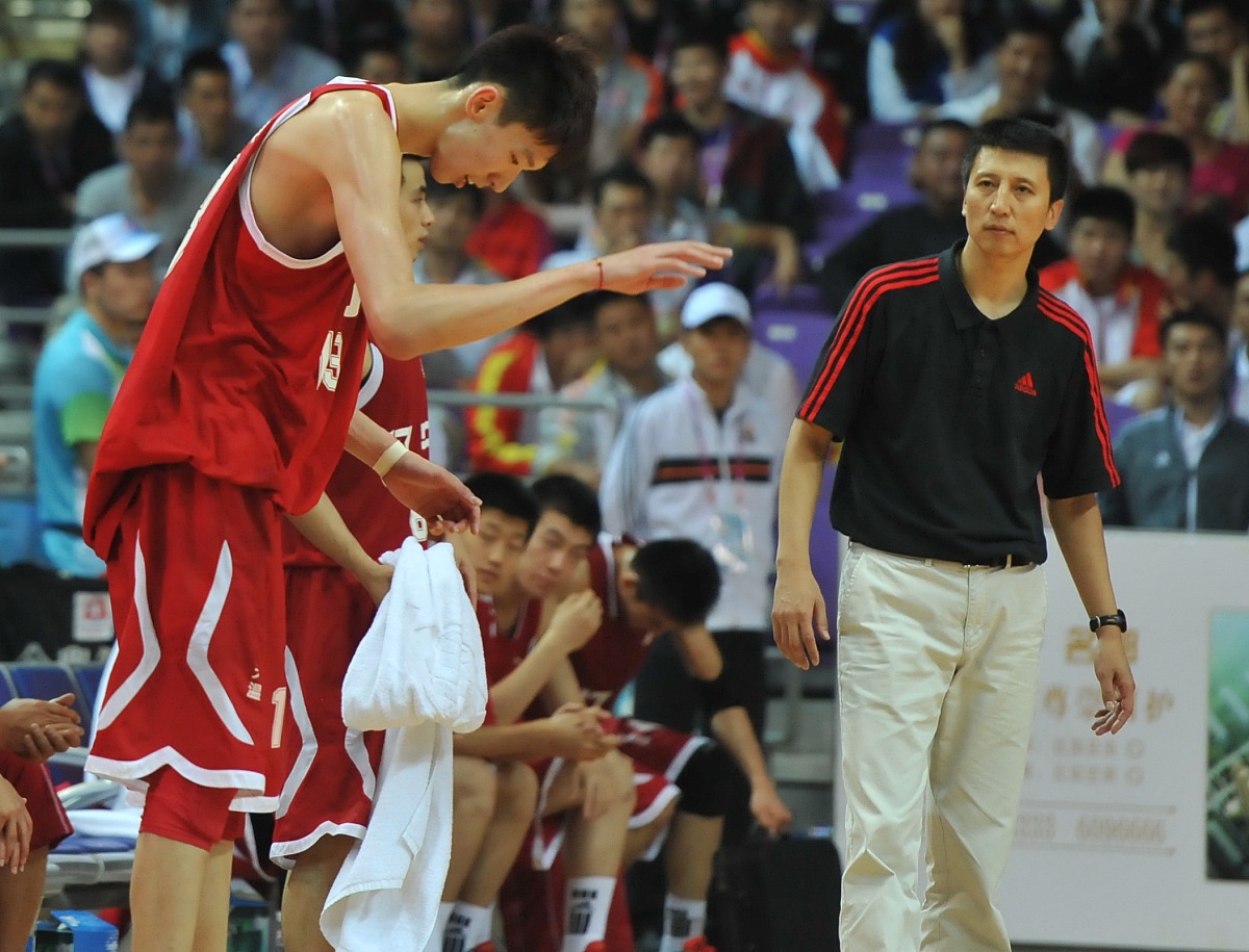 北京队横扫江苏队，周琦带队取胜