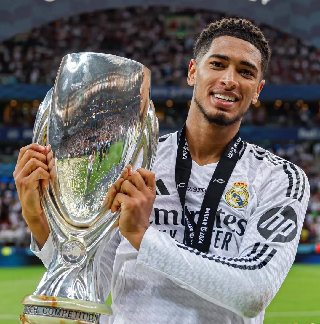 英格兰队主帅喜获最佳教练奖，执教成果受赞誉