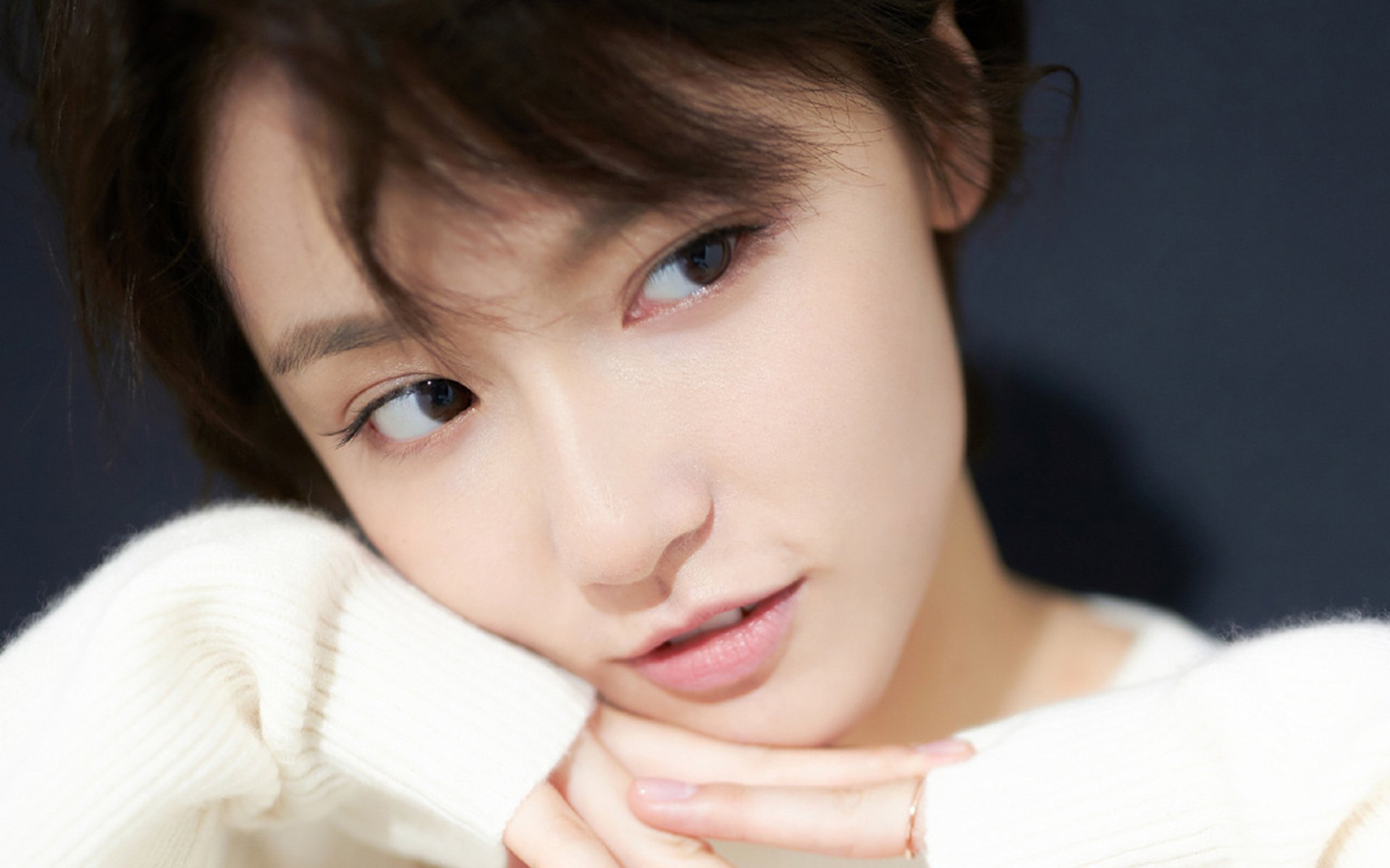 逆光下的王与坚韧的银黑军团,马刺如何以古老智慧封杀爱德华兹的燎原之火