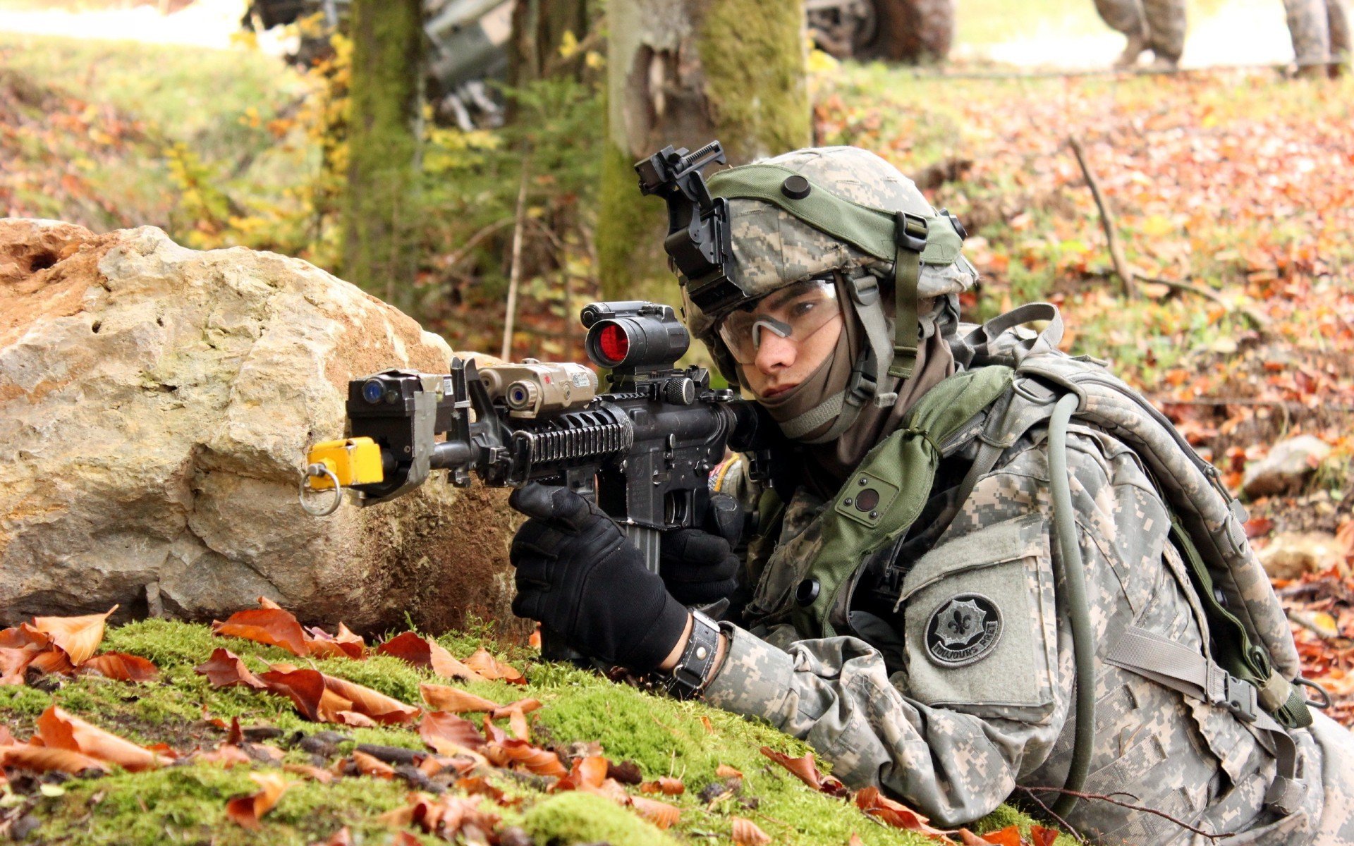 秩序的反面,伊萨克燃起的星火与比利时未熄灭的余烬