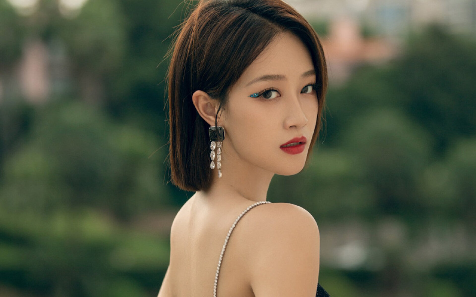 剧本的裂痕，当广厦撕碎洛杉矶的夜晚，保罗从泥泞中雕出钻石